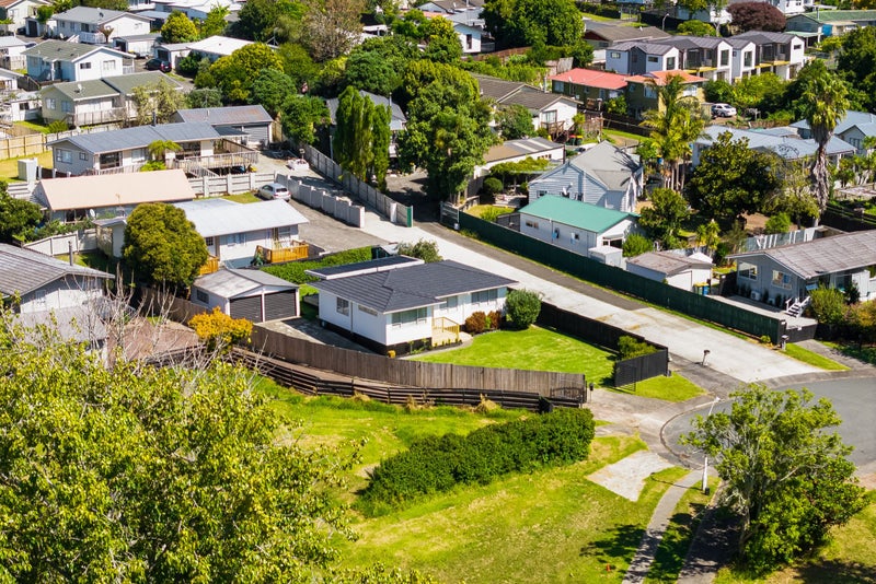8 Camphora Place, Ranui, Auckland - Carousel 29