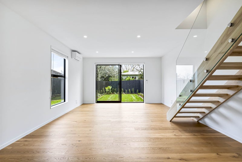 10/82 East Coast Road, Milford, Auckland - Carousel 2