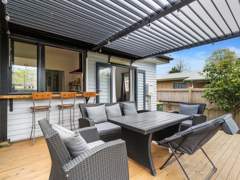 221 Dey Street, Hamilton East, Hamilton - Carousel 1