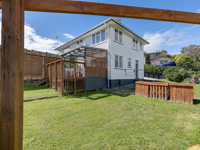 70 Champion Street, Cannons Creek, Porirua - Carousel 19