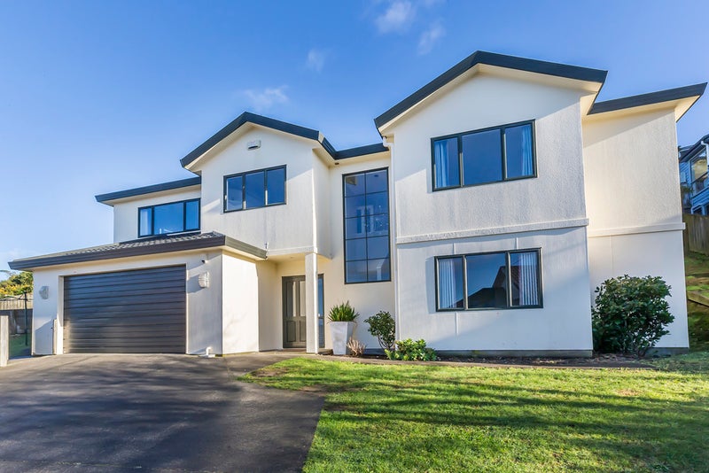 67 Dress Circle, Newlands, Wellington - Carousel 1