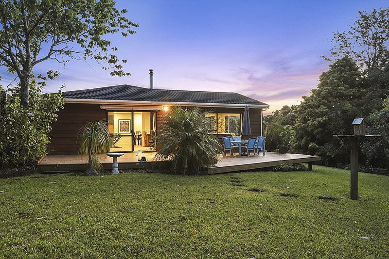 45 Autumn Avenue, Glen Eden, Auckland - Carousel 2