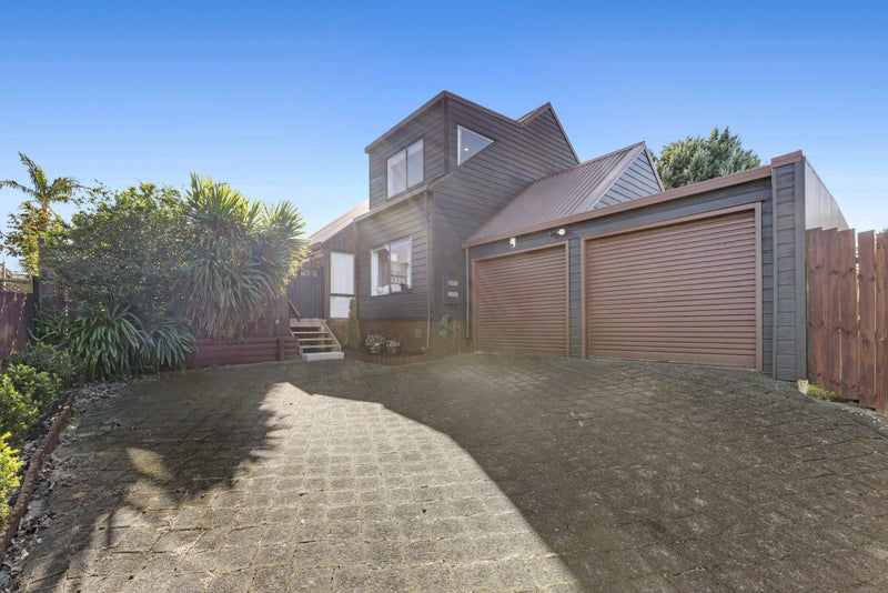 16B Wilisa Rise, Goodwood Heights, Auckland - Carousel 2
