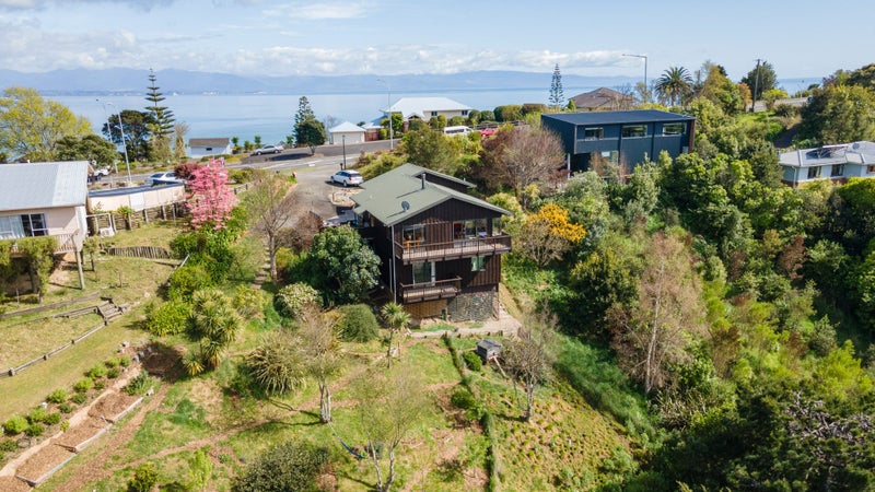 165 Princes Drive, Washington Valley, Nelson - Carousel 1