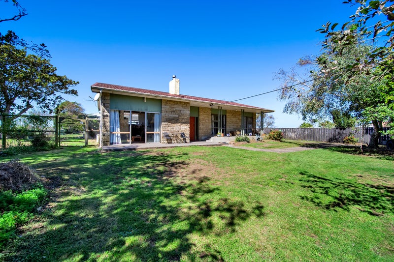 2 Tauhuri Street, Hawera - Carousel 1