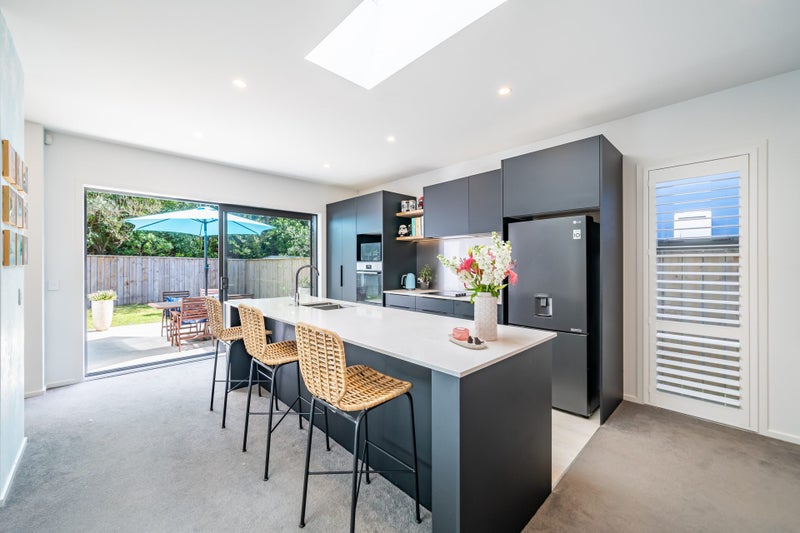 3D Breakwater Way, Whitby, Porirua - Carousel 1