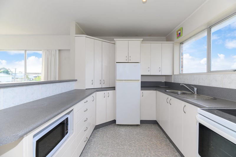 3/6 Gilletta Road, Mount Roskill, Auckland - Carousel 2