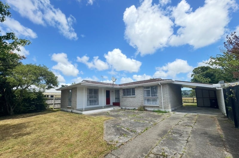 8 Egmont Place, Westbrook, Palmerston North - Carousel 1