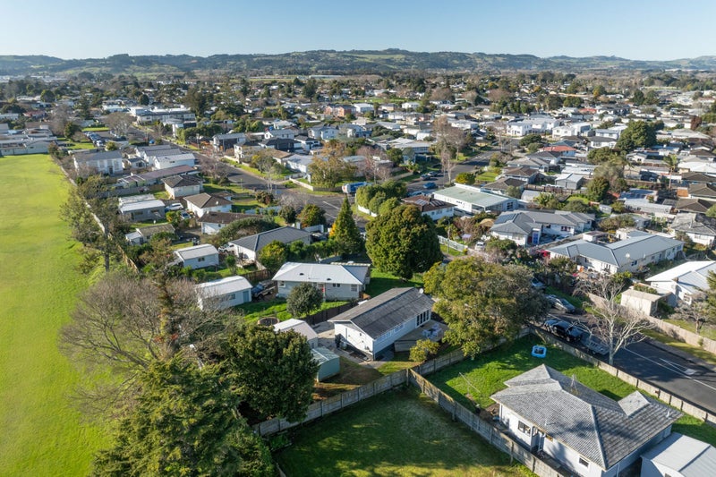 27 Jupiter Street, Rosehill, Papakura - Carousel 19
