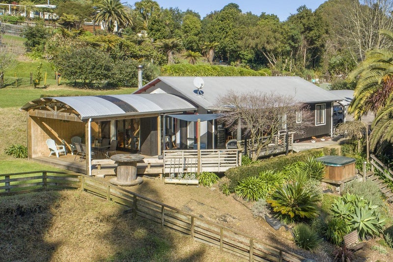 52 Panorama Drive, Welcome Bay, Tauranga - Carousel 1
