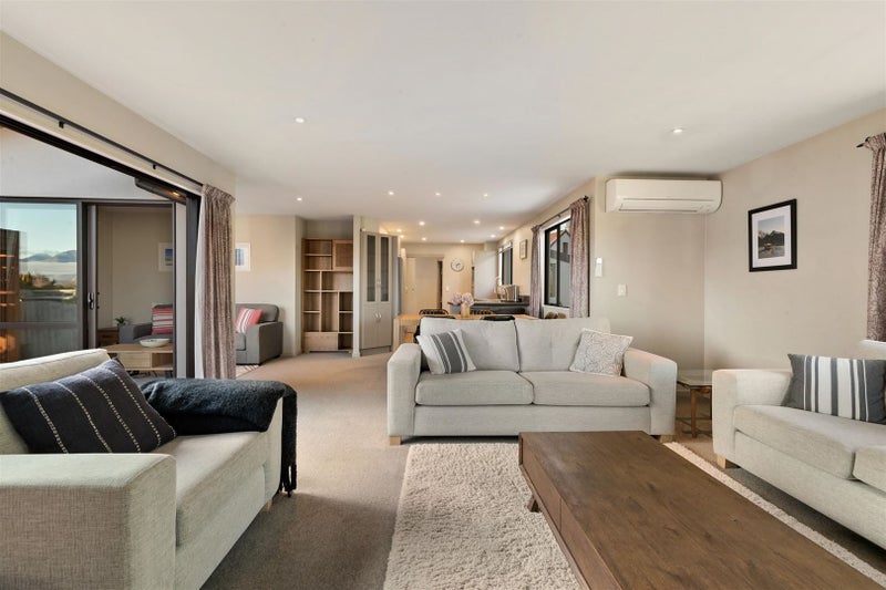 31 Cedar Drive, Kelvin Heights, Queenstown - Carousel 2