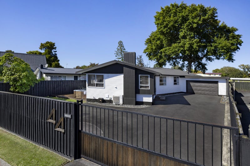 44 Tongariro Street, Chartwell, Hamilton - Carousel 1