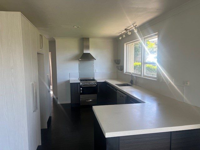 21 Highfield Crescent, Brookfield, Tauranga - Carousel 2