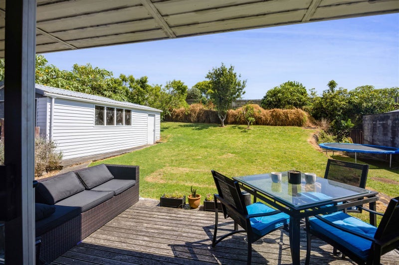 15 Camellia Avenue, Bell Block, New Plymouth - Carousel 1
