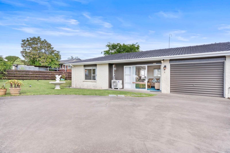 1/6 Hemsway Place, Sunnyhills, Auckland - Carousel 2