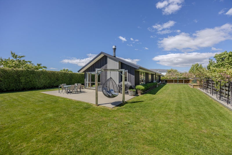 10 Rifleman Street, Albert Town, Wanaka - Carousel 1