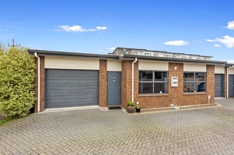 14A May Street, Hamilton East, Hamilton - Carousel 1