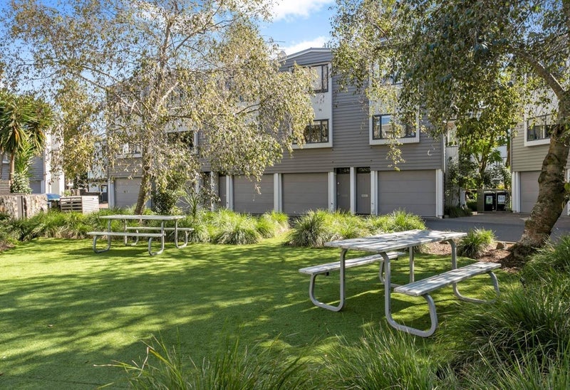 11 Dovedale Place, Parnell, Auckland - Carousel 1
