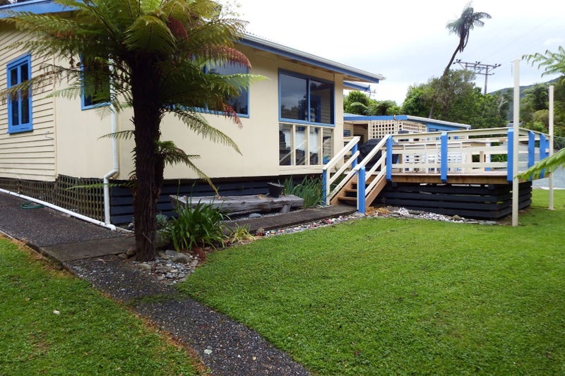 16 Field Terrace, Ōkiwi Bay - Carousel 1