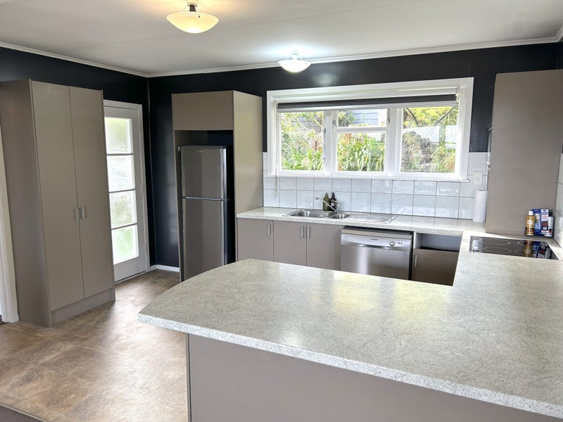56 Salford Street, Newlands, Wellington - Carousel 2