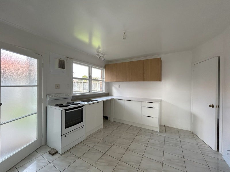 56 Albert Street, Hamilton East, Hamilton - Carousel 2