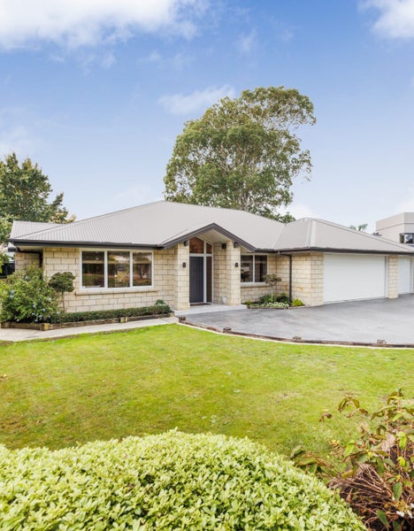 9 Riverstone Grove, Hokowhitu, Palmerston North - Carousel 48