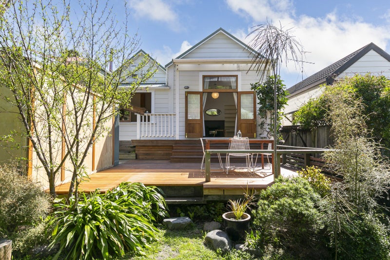 31 Edinburgh Terrace, Berhampore, Wellington - Carousel 1