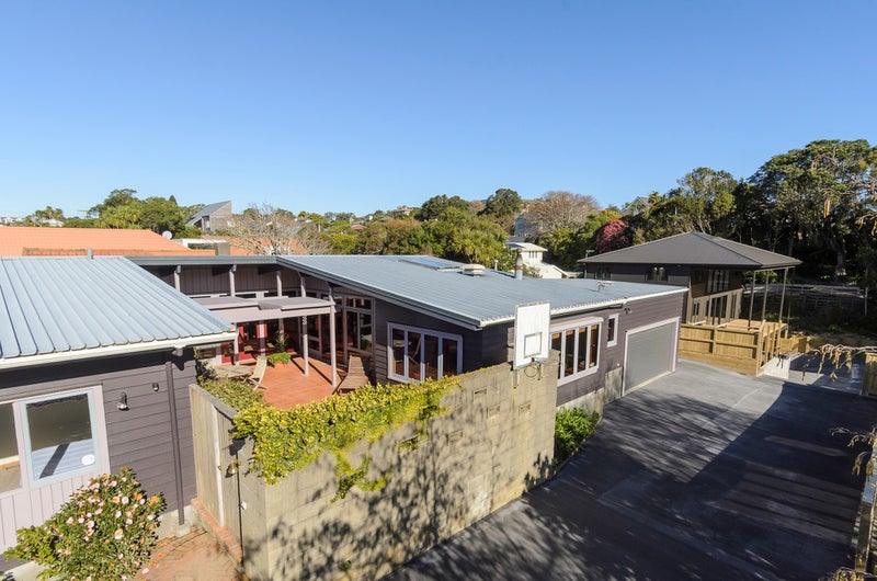 54 Cashmere Avenue, Khandallah, Wellington - Carousel 23