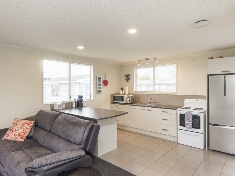 25 Peter Hall Drive, Kelvin Grove, Palmerston North - Carousel 2