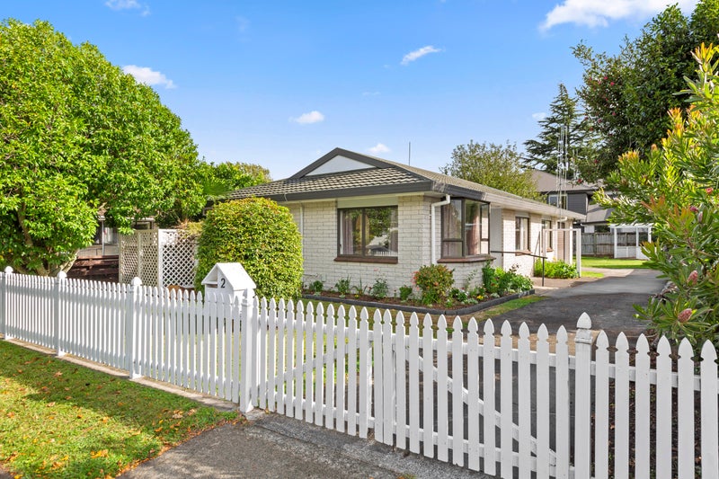 2 Page Place, Hamilton East, Hamilton - Carousel 1