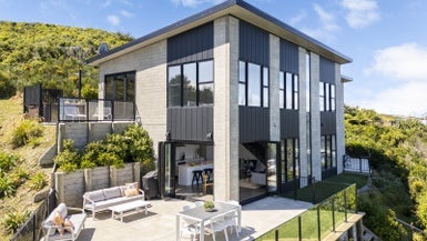 42 Grumman Lane, Newlands, Wellington - Carousel 1