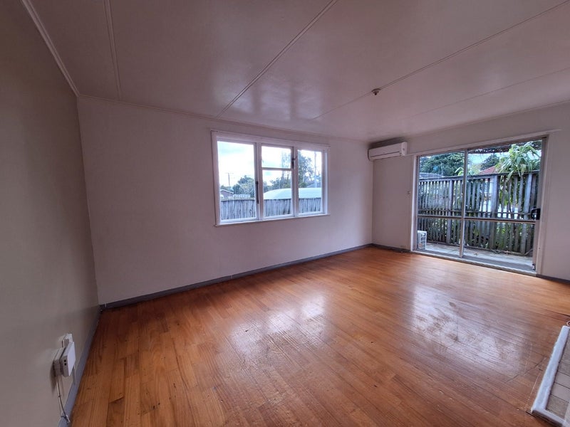5 Gubb Place, Otara, Auckland - Carousel 2