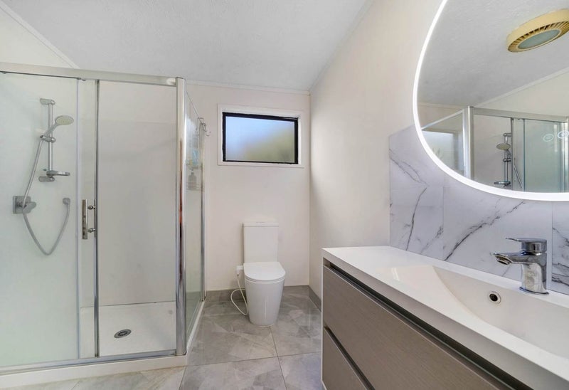 2 Triton Avenue, Mount Albert, Auckland - Carousel 11