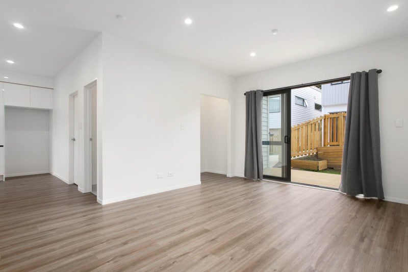 20C Batkin Road, New Windsor, Auckland - Carousel 2