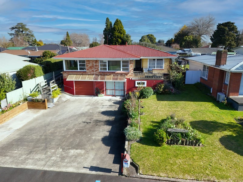 24 Springfield Crescent, Enderley, Hamilton - Carousel 1