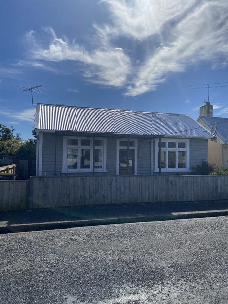 20 Eastbourne Street, Caversham, Dunedin - Carousel 1