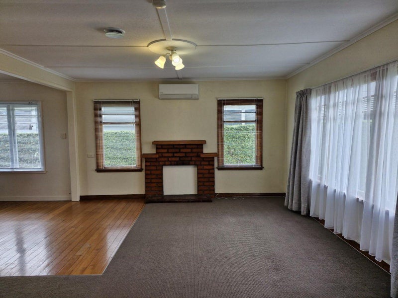 38 Lismore Street, Strandon, New Plymouth - Carousel 2
