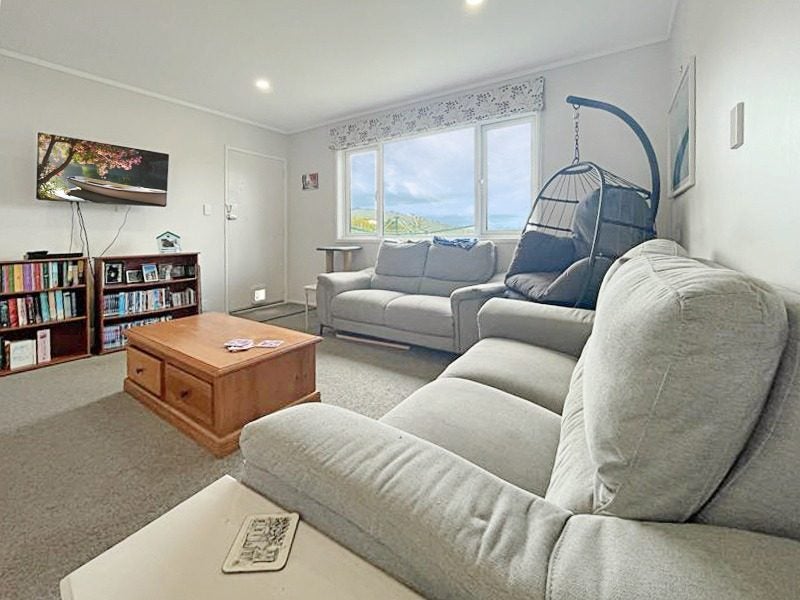 1A Admiralty Street, Crofton Downs, Wellington - Carousel 2