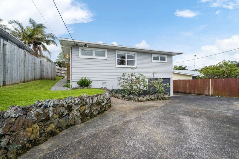 1/23 Levesque Street, Birkdale, Auckland - Carousel 1