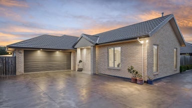 3 Kinsella Crescent, Aidanfield, Christchurch - Carousel 1