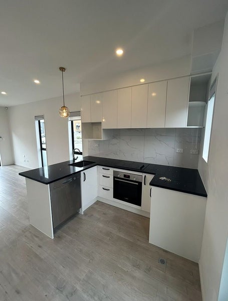 5/36 Westgate Drive, Westgate, Auckland - Carousel 1