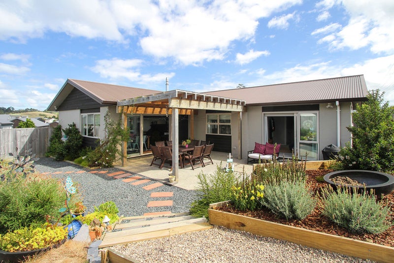 16 Magnolia Lane, Helensville - Carousel 2