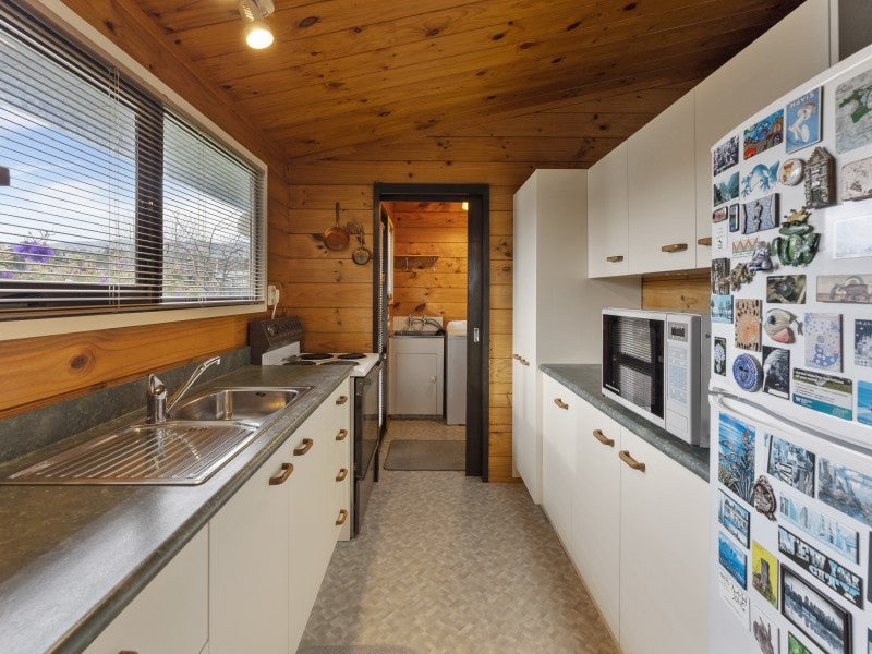 31A Roband Crescent, Brown Owl, Upper Hutt - Carousel 2