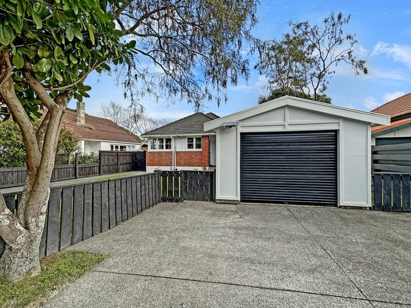 249 Riverside Drive, Waterloo, Lower Hutt - Carousel 1