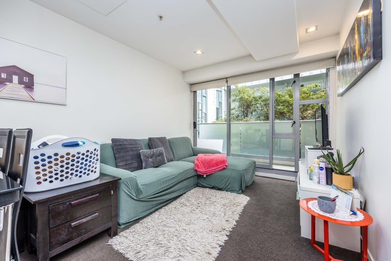 1F/14 Upper Queen Street, Newton, Auckland - Carousel 1