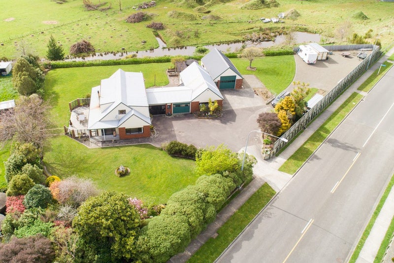 32 James Line, Kelvin Grove, Palmerston North - Carousel 21