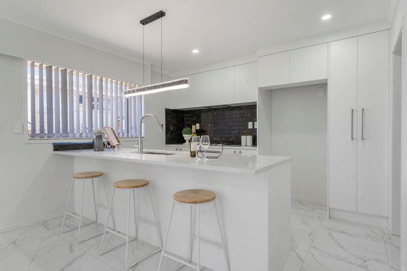 1/63 Coronation Road, Papatoetoe, Auckland - Carousel 1