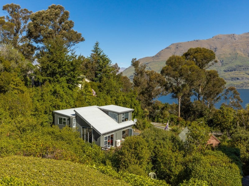 40 Arawata Terrace, Sunshine Bay, Queenstown - Carousel 2
