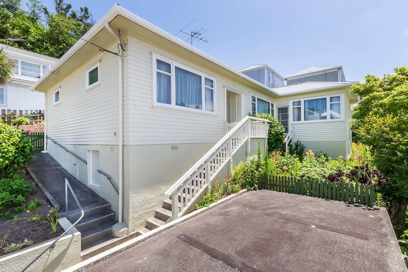 6 Papawai Terrace, Mount Cook, Wellington - Carousel 2
