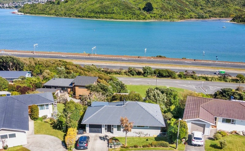 14 Annan Grove, Papakowhai, Porirua - Carousel 2